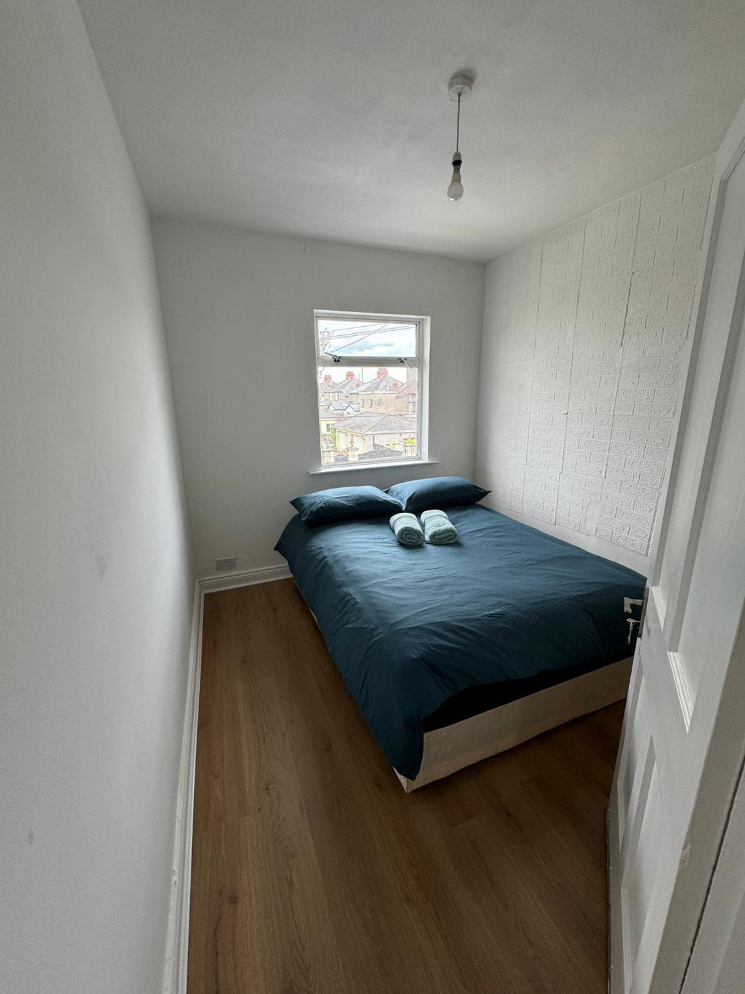 Nice Double Room At 2 Iveragh Rd-8 Dublin Bagian luar foto